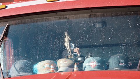 红色和粉色的胶片外观