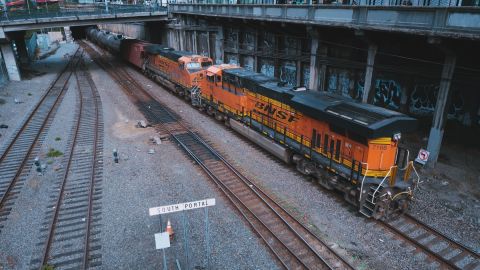 褪色青色调的喜剧