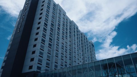 深蓝色和对比度